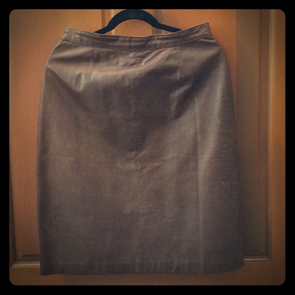 Toffs %100 buttery vintage leather brown skirt